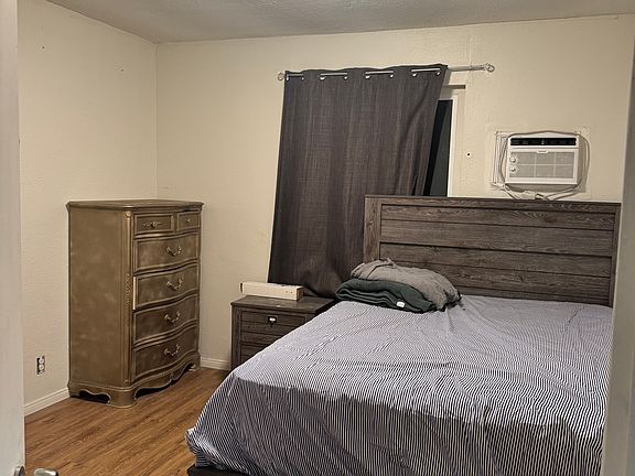 5th image of 18247 Bellflower St APT B
