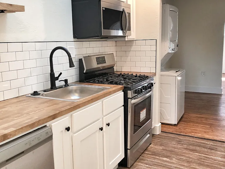 815 NW 33rd St #815 — Photo 6