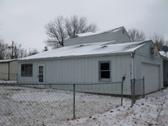 4th image of 111 Conlogue Ave