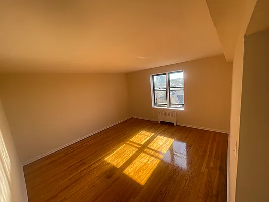 Rented by Queens Apartments Realty LLC | media 12