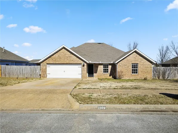 720 Madison Dr, Prairie Grove, AR 72753