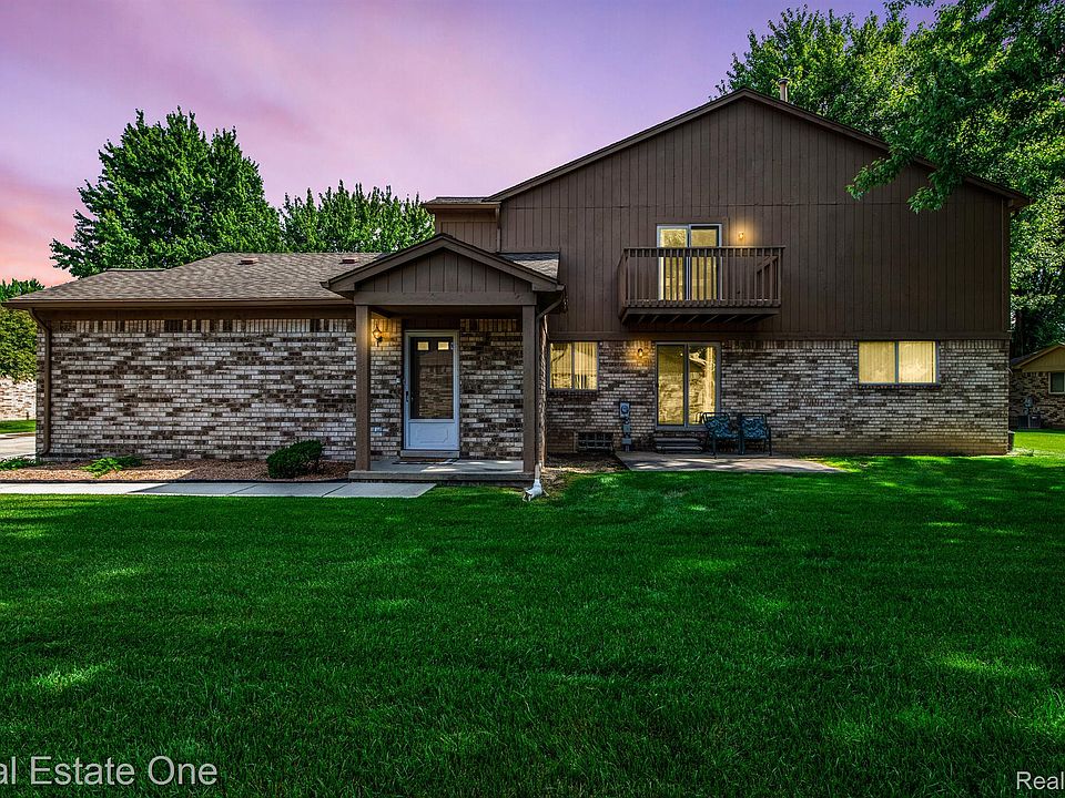 1st image of 41475 Clinton Grove Dr