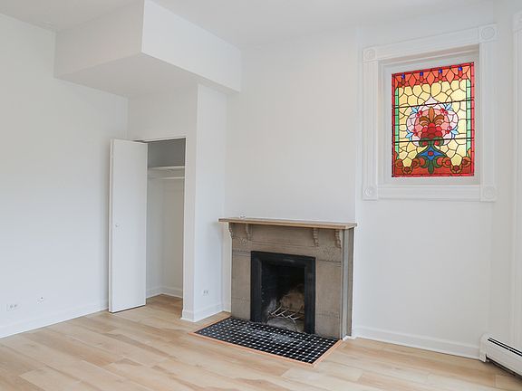 2nd image of 1764 N Clark St Unit 1