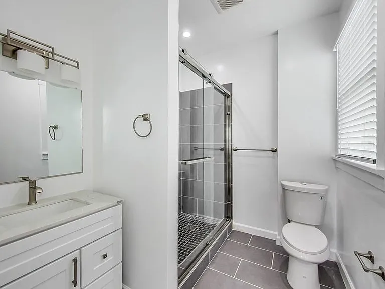 666 17th St #3-A — Photo 9