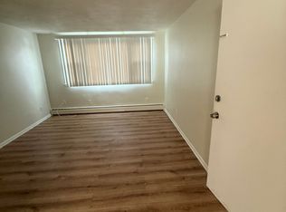 88 Draper St #4, Pawtucket, RI 02861