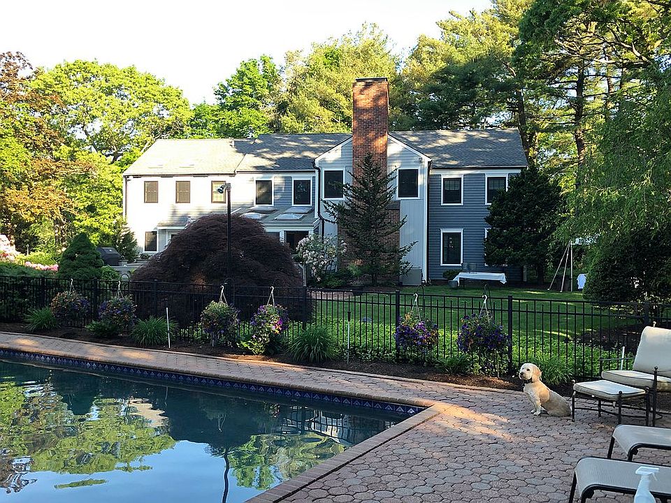 2nd image of 6 Three Pond Rd
