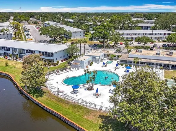 8305 111th St APT 108, Seminole, FL 33772