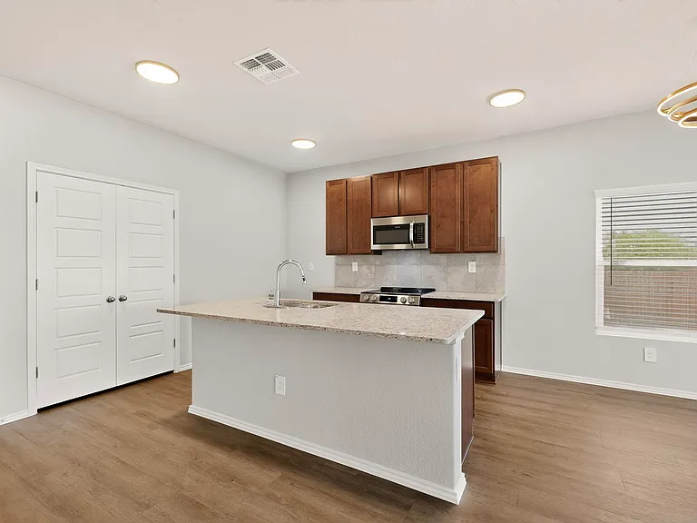 3038 Laguna Clfs — Photo 26
