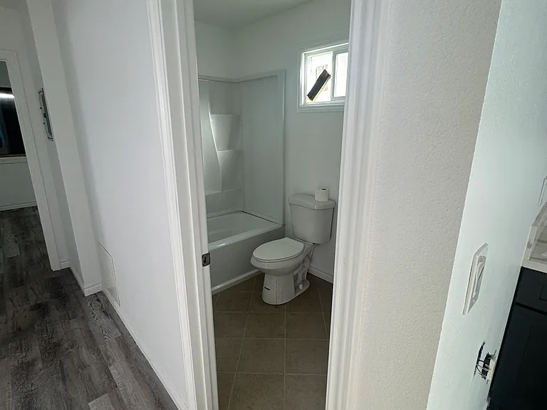 6020 Compton Ave — Photo 2