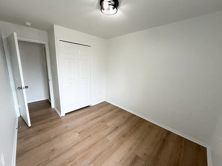 7038 Knighthood Ln — Photo 19