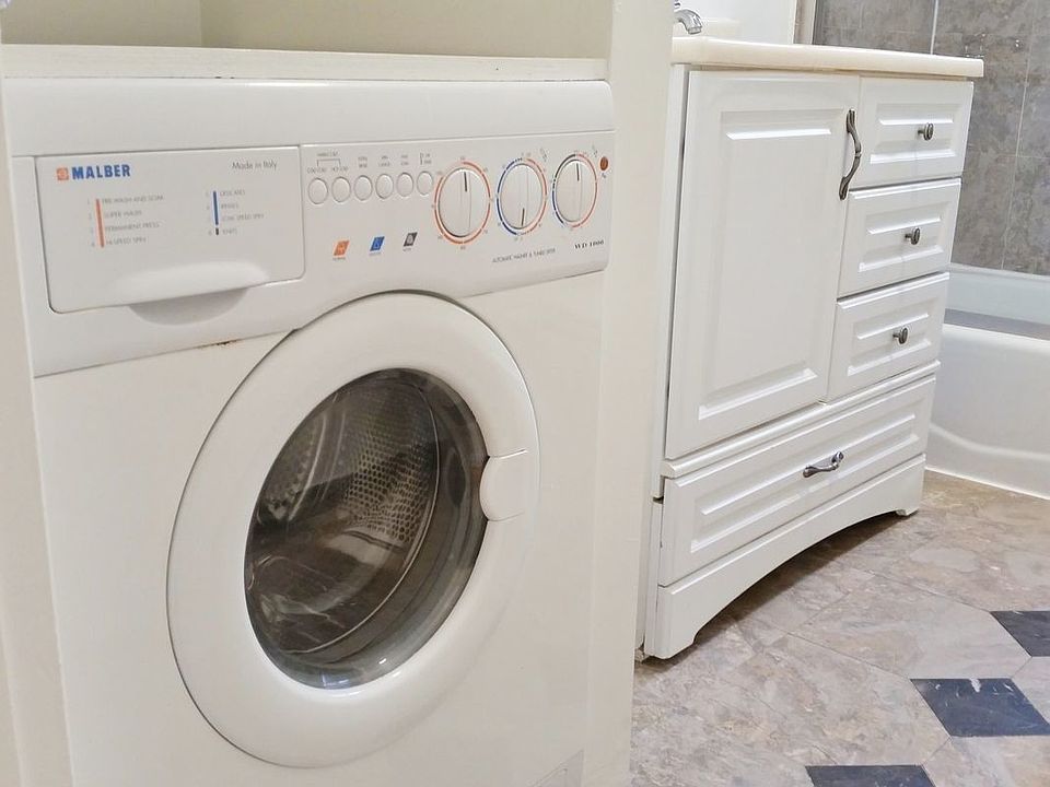2nd image of 174 W 141st St #Xfl2
