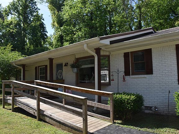 4th image of 85 Moon Rd
