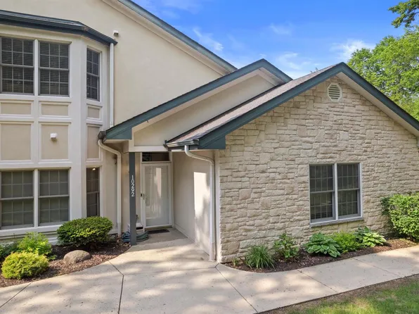 10292 West Deerwood LANE #39, Franklin, WI 53132