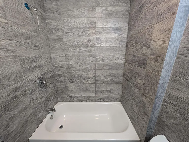 207 Oriental Ave — Photo 9