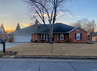 1905 McAuliffe Dr SW, Decatur, AL 35603