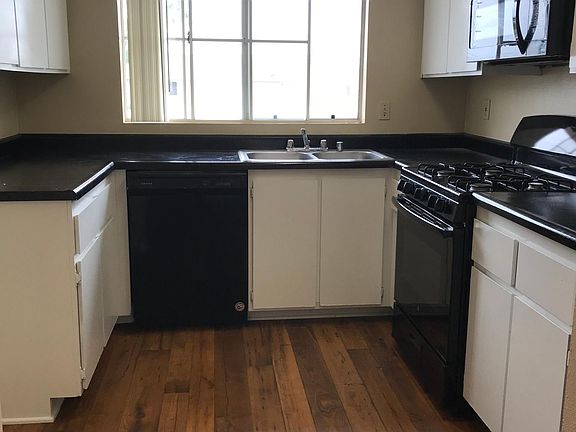 5th image of 531 W Wilson St #A202