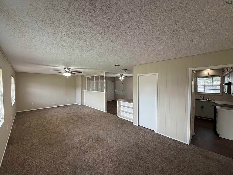 4130 Moffett Ave — Photo 2