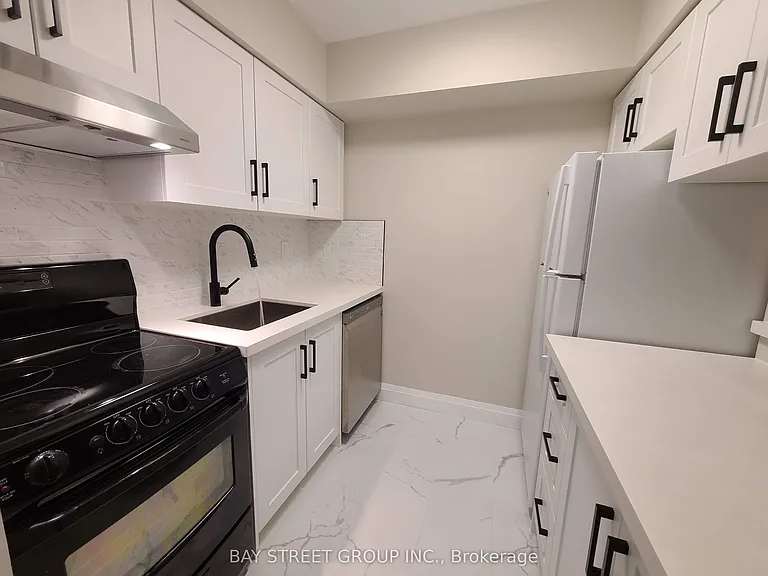633 Bay St #1212 — Photo 2