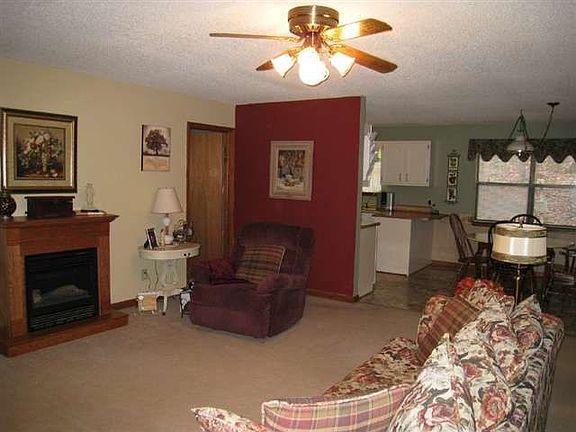 5th image of 162 Fleetwood Dr NE