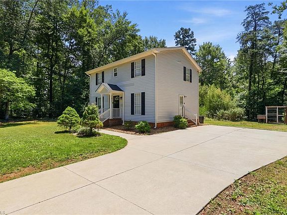2nd image of 4408 Vetra Dr