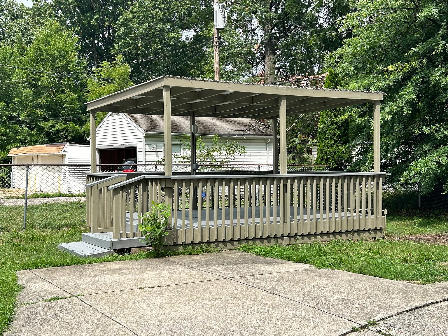 3 bed, 1892 sqft, $2,300 — Photo 4