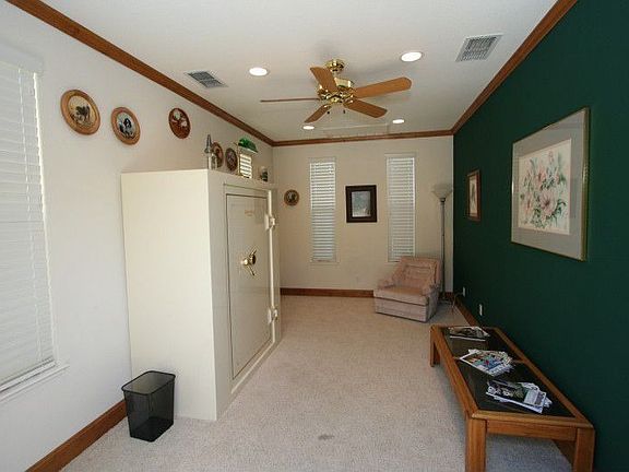 4th image of 6121 Southerness Dr