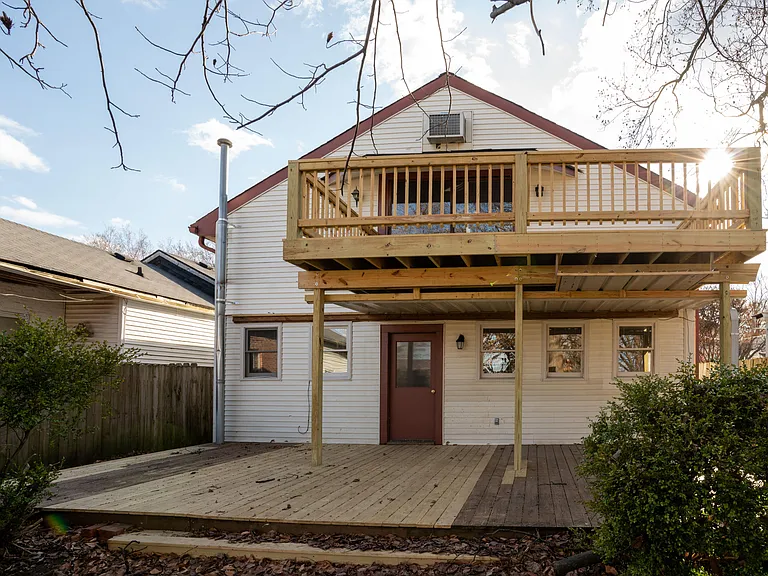 919 Franklin St — Photo 32