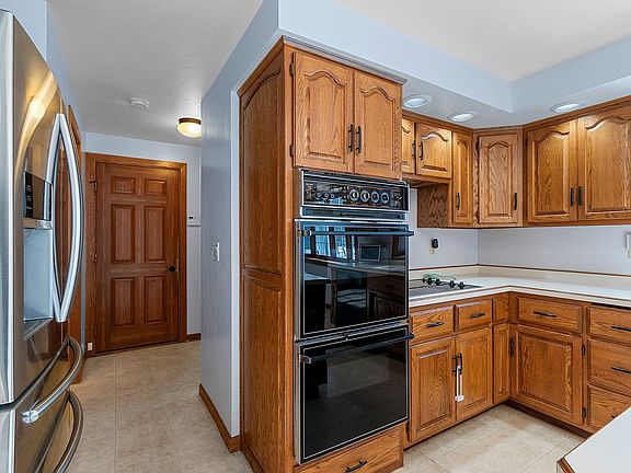 2nd image of 3075 Kingswood Ct