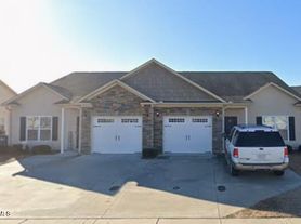2307 Sweet Bay Dr, Greenville, NC
