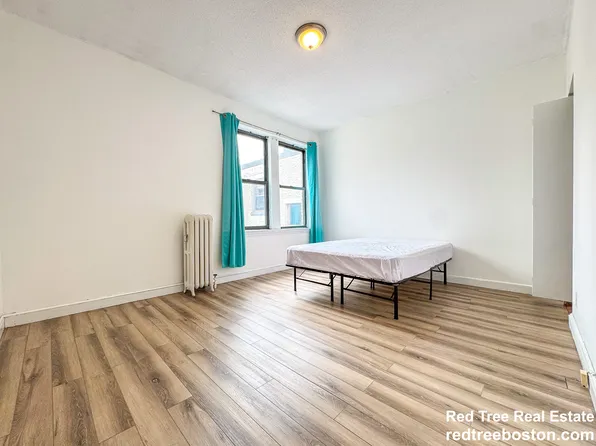 325 Summit Ave APT 9, Boston, MA 02135