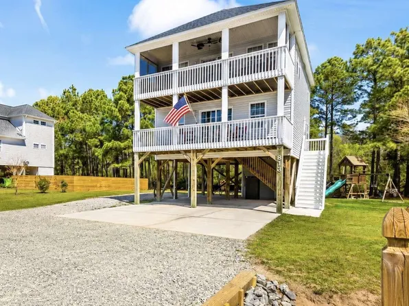 813 Driftwood Drive, Hampstead, NC 28443