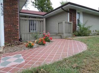 4339 W Sandy St, Battlefield, MO 65619