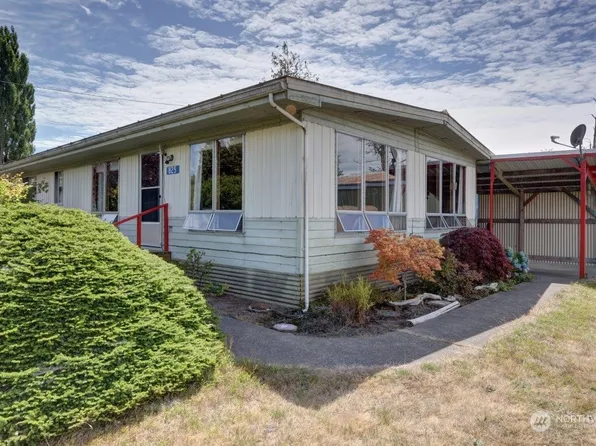825 State Route 101, Chinook, WA 98614