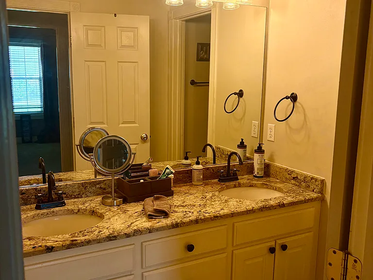 6605 Tennyson Oaks Ln — Photo 12