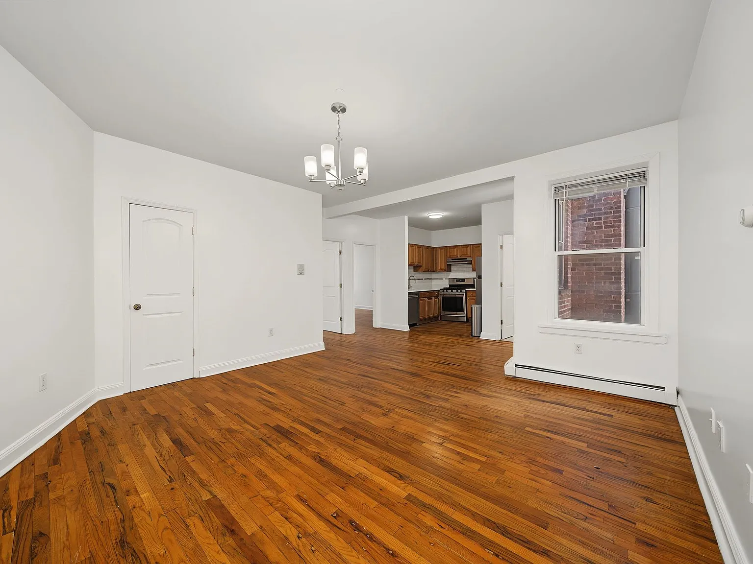 2 bed, 1.0 bath, 851 sqft, $1,895 — Photo 2