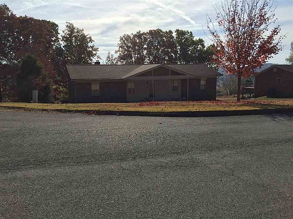 2nd image of 3045 Naomi Dr
