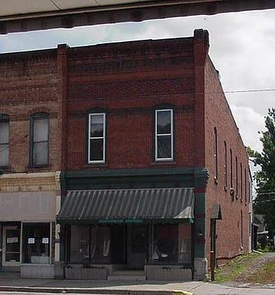 1st image of 134 W Main St