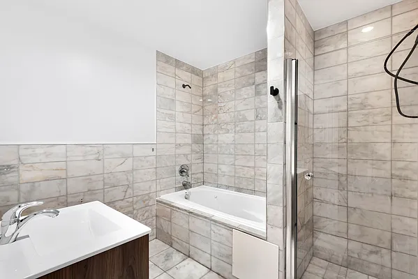 Sold by Bond New York | media 5