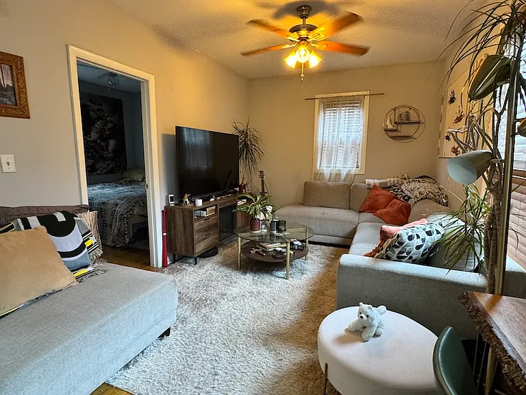 2315 N Greenview Ave #CH — Photo 7
