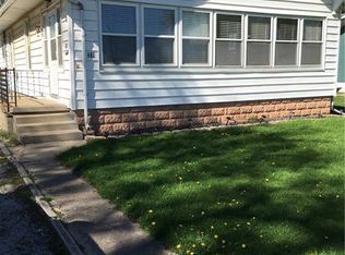 402 E Washington St, Pana, IL 62557