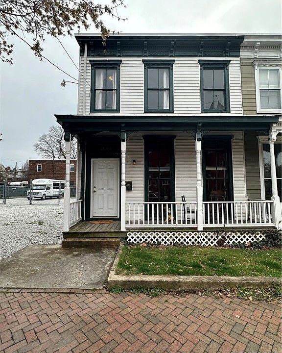 1st image of 2605 E Marshall St