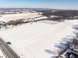 65 Valley Crest Rd, Lebanon, NJ 08833