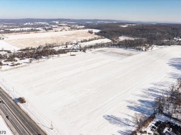 65 Valley Crest Rd, Clinton Twp., NJ 08833