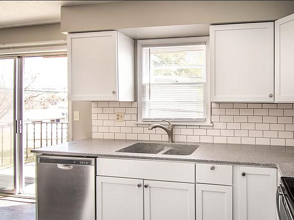 4th image of 505 Wilshire Dr APT 12