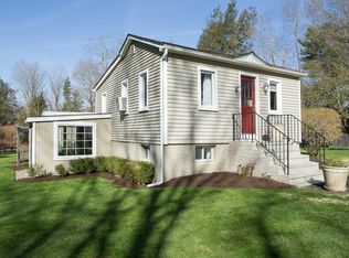 8 Newfane Rd, New Fairfield, CT 06812