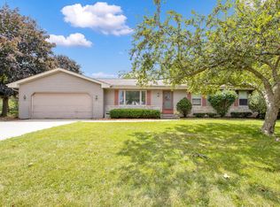 7605 W Norwood Ln, Franklin, WI 53132