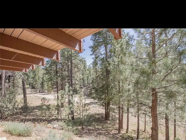 Mendocino Dr — Photo 28