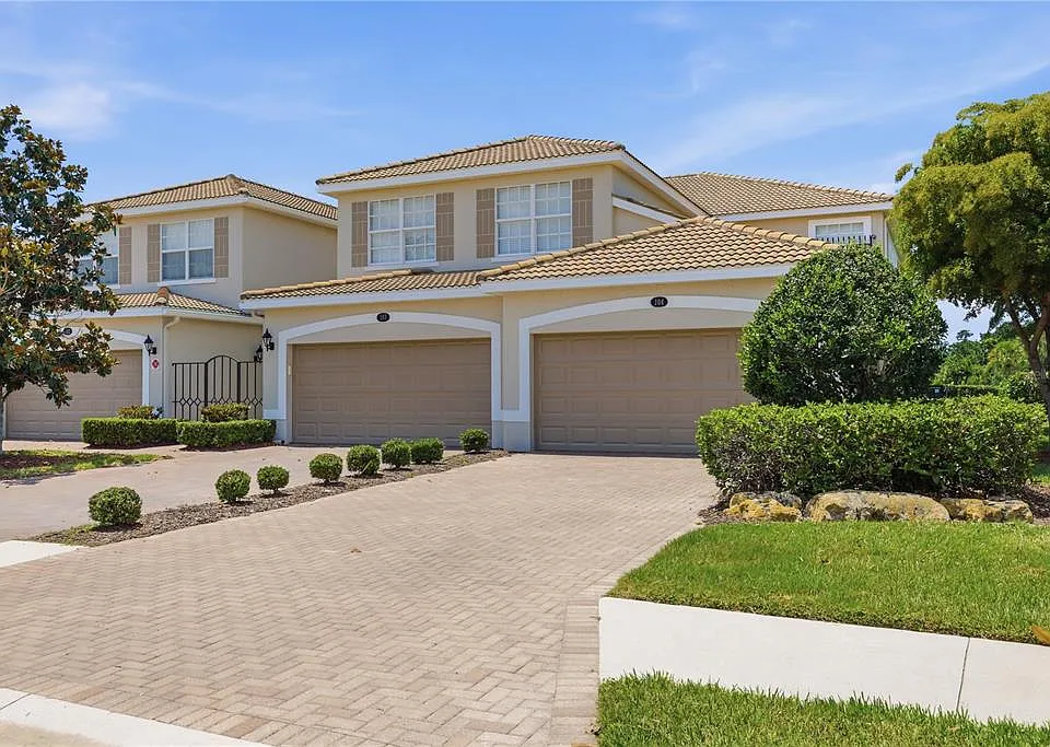 424 Winding Brook Ln #104