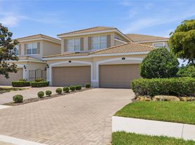424 Winding Brook Ln, Bradenton, FL