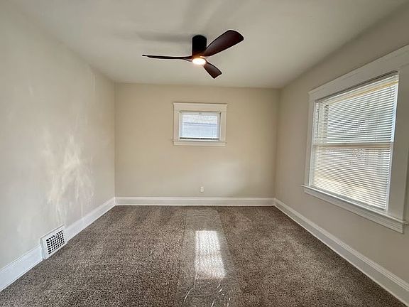 4th image of 10914 Bernard Ave Unit Up